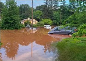 Al menos cuatro muertos y tres desaparecidos por inundaciones en Pensilvania