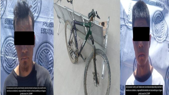 Atrapan a dos personas acusadas de robar una bicicleta