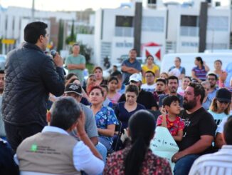 Sostiene Presidente Municipal de Aguascalientes, Leo Montañez encuentro con vecinos de Camino Real