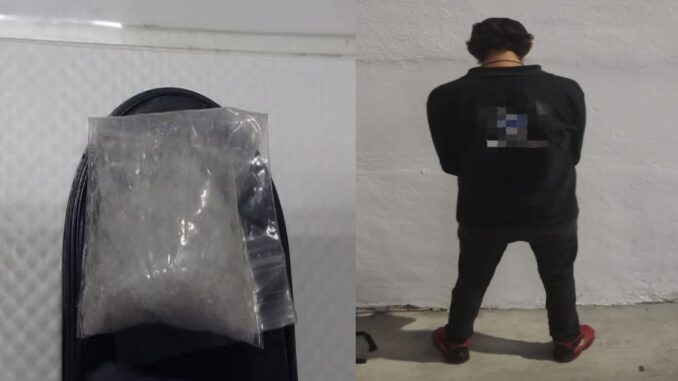 Persona es detenida por Policías Municipales de Aguascalientes, en posesión de aproximadamente 6 gramos de sustancia granulada al tacto con las características propias del cristal