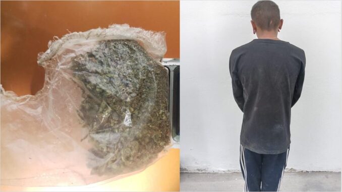 Oficiales de la Secretaría de Seguridad Pública Municipal de Aguascalientes detienen a una persona por encontrarle entre sus pertenencias aproximadamente 32 grs de marihuana