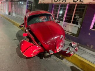 Accidente que se registró sobre la Avenida Adolfo López Mateos durante la madrugada fue intervenido por Policías