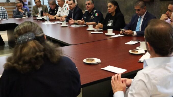 Se reúne el Secretario de Seguridad Pública Municipal con miembros del Consejo de la Ciudad del Municipio de Aguascalientes para atender de primera mano sus inquietudes