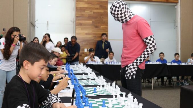 Rey Enigma convive con ajedrecistas de Aguascalientes