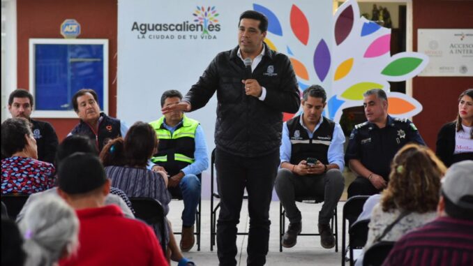 Vecinos del fraccionamiento Palomino Dena fueron atendidos por el gabinete municipal de Aguascalientes
