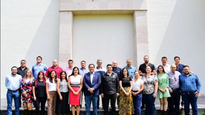 Reconoce Alcalde del Municipio de Aguascalientes, Leo Montañez a Médicos Veterinarios en su día