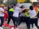 Simpatizantes de Morena golpean a policías de la CDMX