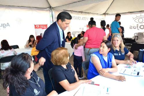 Realizó Leo Montañez recorrido por la Feria del Empleo y Brigadas Médicas en la Delegación Morelos