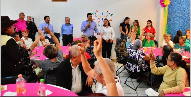 Festeja Leo Montañez el Día del Abuelo con Convivio a grupos de Adultos Mayores
