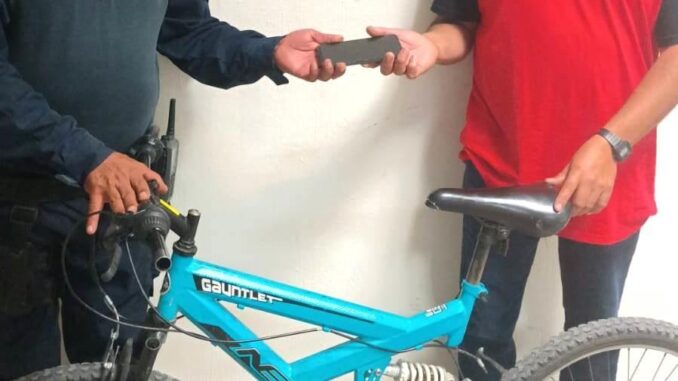 Recuperan una bicicleta y un celular robados