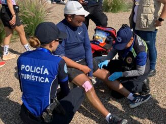 Auxilian efectivos de la Policía Turística a lesionado por caída