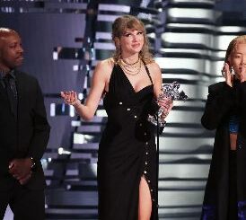 Taylor Swift triunfa en una gala de los MTV VMA dominada por la mujeres y el hip hop