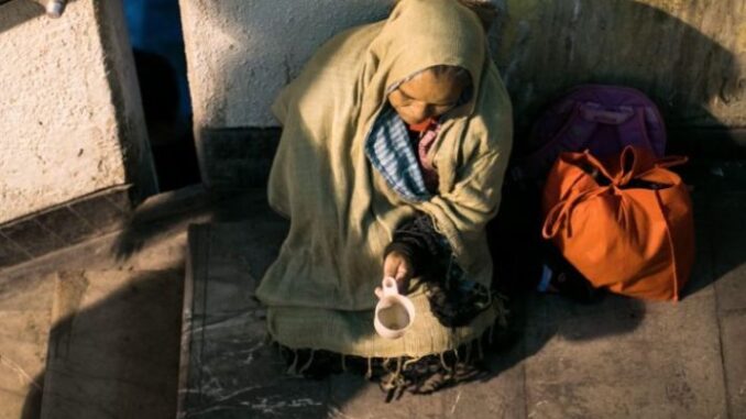 En México más de la tercera parte de la población vive en pobreza: ACFP