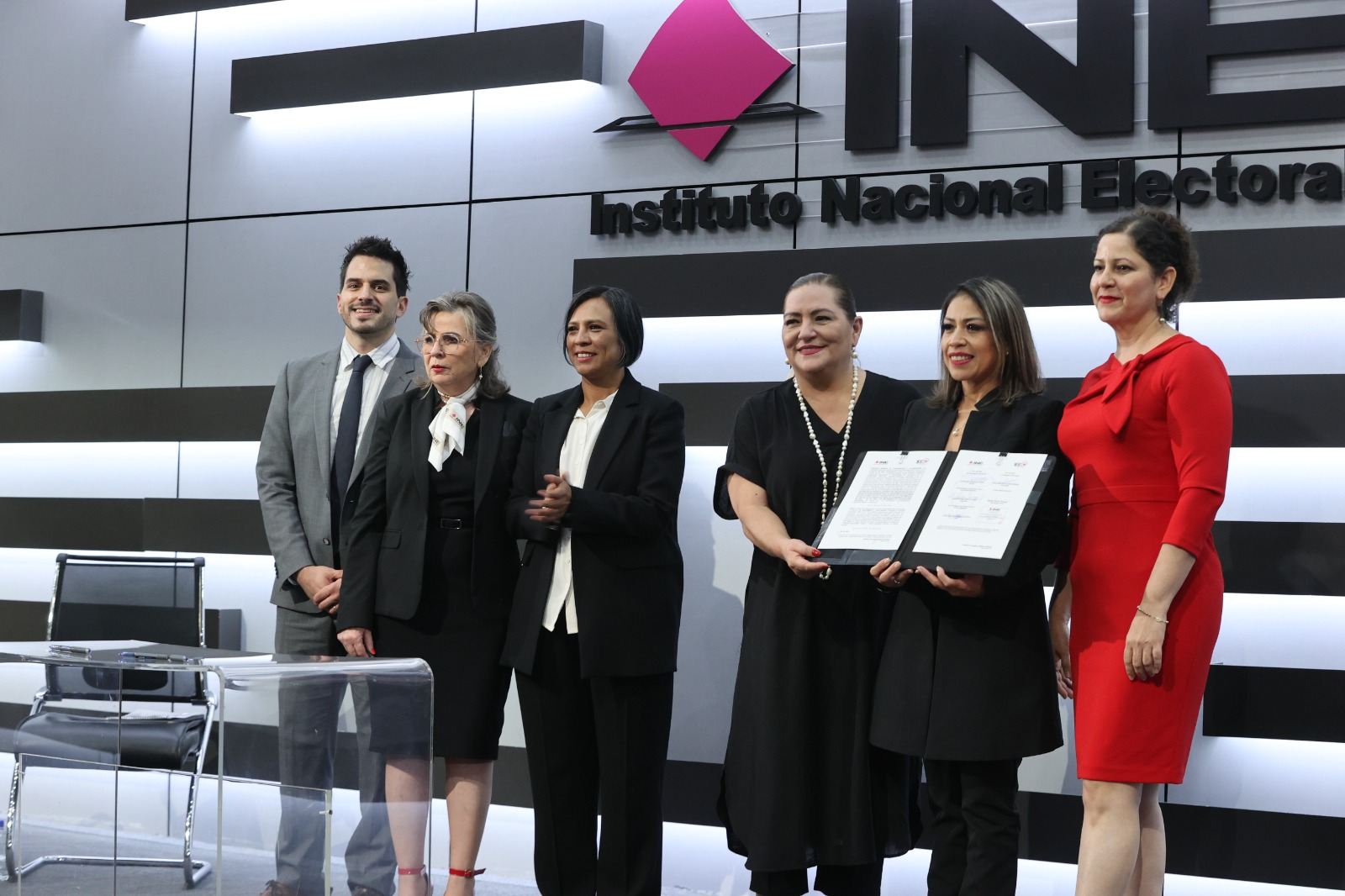 Firma IEE convenio de coordinación con el INE para elecciones del 2024