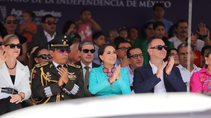 Encabeza Gobernadora Tere Jiménez desfile por el 213 Aniversario del Inicio de la Independencia de México