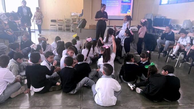 Imparten pláticas sobre prevención en una primaria de Pabellón de Arteaga