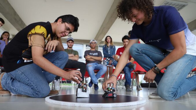 UAA anuncia a los ganadores del Concurso de Robots Minisumo 2023