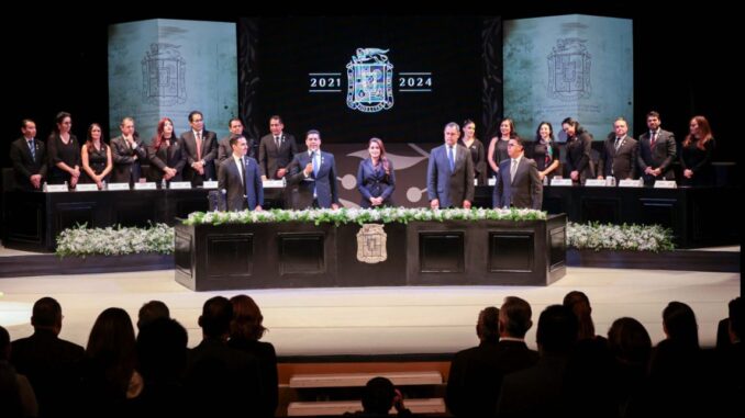 Reconoce el Ayuntamiento de Aguascalientes a ciudadanos destacados en Sesión Solemne por el 448 Aniversario de la Ciudad