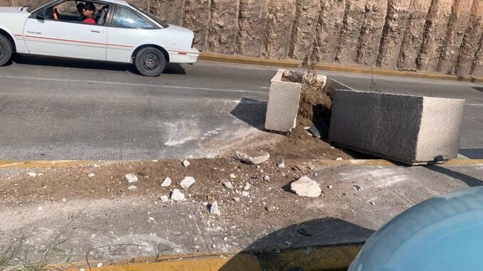 Policías Viales de Aguascalientes atendieron el reporte de accidente que se registró sobre Avenida Aguascalientes a la altura de la colonia Primo Verdad