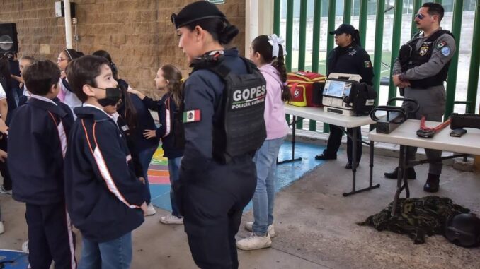 "Mi Policía, Mi Héroe" llegó al colegio Haciendas de Aguascalientes