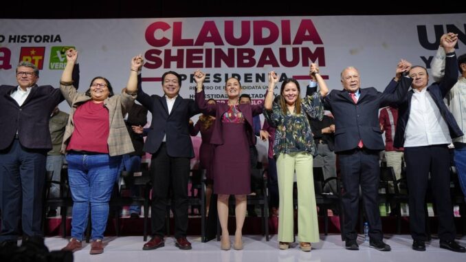 Morena, PT y PVEM entregan a Claudia Sheinbaum constancia de registro como precandidata única a la Presidencia de la República