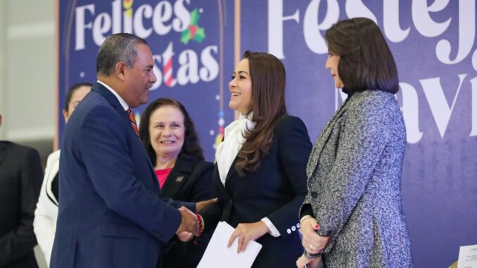 Refrenda Gobernadora Tere Jiménez su compromiso con la educación y con los Maestros de Aguascalientes