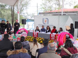 Alumnos de la UAA entregan más de 2 mil donativos en especie a la Escuela Primaria “Vicenta Trujillo”