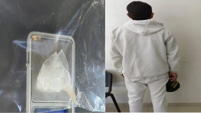 Policías Municipales de Aguascalientes detienen a una persona en posesión de aproximadamente 6 gramos de sustancia granulada al tacto con las características propias del cristal