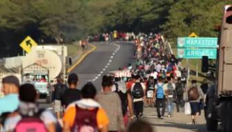 Caravana migrante denuncia más restricciones tras reunión México-EU