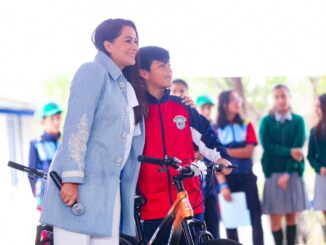 Gobernadora Tere Jiménez entrega materiales First Lego League a estudiantes de Aguascalientes