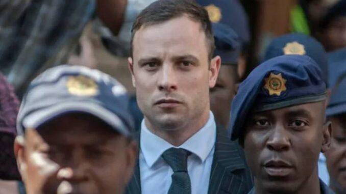 Pistorius queda en libertad condicional 11 años después de asesinar a su novia