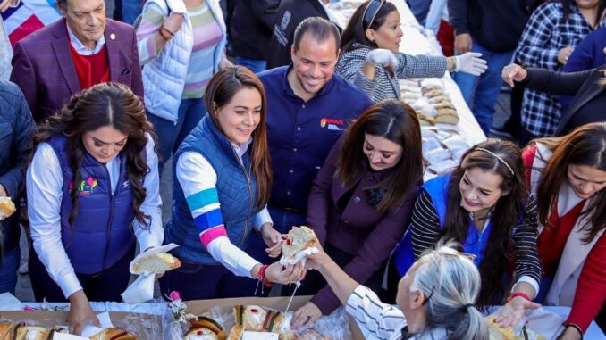 Comparte Gobernadora Tere Jiménez Rosca de Reyes Gigante con las familias de Aguascalientes