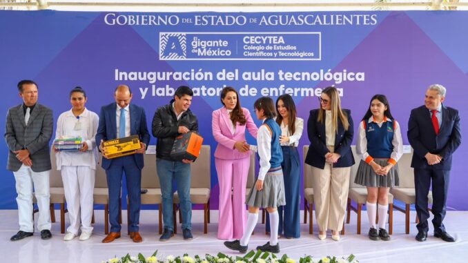 Inaugura Gobernadora Tere Jiménez aula tecnológica y laboratorio de Enfermería en el CECyTEA de Pabellón de Arteaga