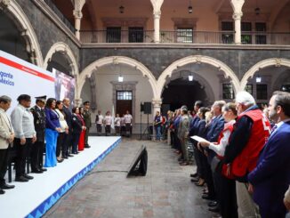 Encabeza Gobernadora Tere Jiménez banderazo a la colecta anual de la Cruz Roja