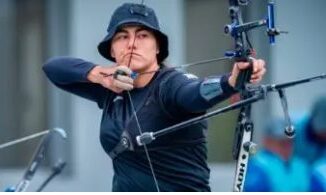 Medallista olímpica, Alejandra Valencia, denuncia que Aeroméxico daño el estuche del arco con que competirá en París 2024