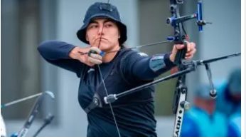 Medallista olímpica, Alejandra Valencia, denuncia que Aeroméxico daño el estuche del arco con que competirá en París 2024