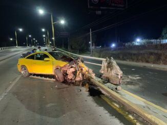 Cuatro personas lesionadas arrojó un accidente que se registró la madrugada sobre Avenida Aguascalientes a la altura del Parque El Cedazo