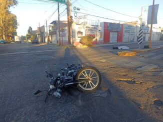Policías Viales de Aguascalientes atendieron el reporte de accidente que se registró entre una motocicleta y un vehículo sobre Avenida Héroe de Nacozari