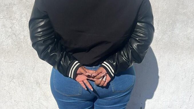 Por el probable delito de amenazas, Policías Municipales de Aguascalientes detienen a una persona del sexo femenino en VNSA