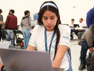 Invita Gobernadora Tere Jiménez a jóvenes a participar por una de las 300 Becas en Inteligencia Artificial y Blockchain