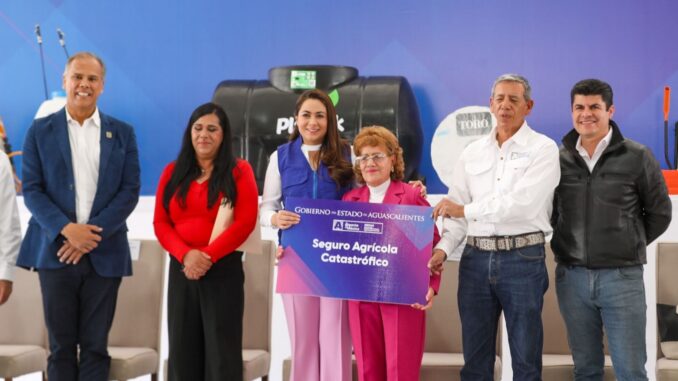 Gobernadora Tere Jiménez entrega apoyos a La Palabra y de Seguro Agrícola Catastrófico a 3 mil productores del campo