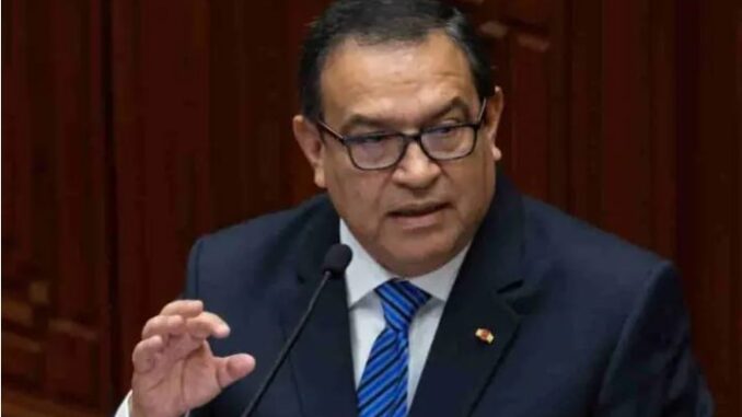 Renuncia primer ministro de Perú tras ser acusado de presunta corrupción