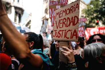 Gobierno de Milei niega la cifra de 30 mil desaparecidos durante la dictadura militar en Argentina