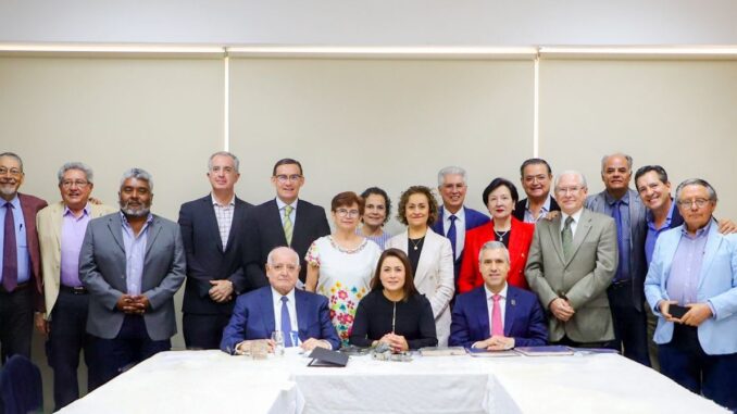Se reúne Gobernadora Tere Jiménez con la Asociación Aguascalientes Gran Visión