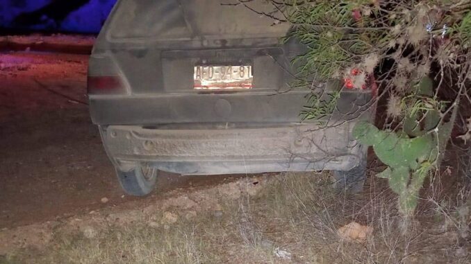 Elementos de la Policía Municipal de Aguascalientes localizaron un vehículo con reporte de robo, en la comunidad La Aguja