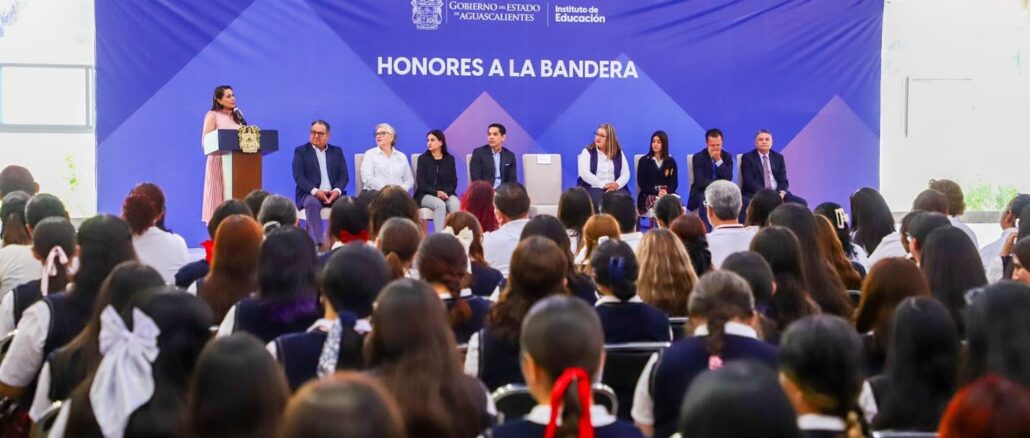 Gobernadora Tere Jiménez da la bienvenida a clases a alumnos de Aguascalientes