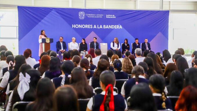 Gobernadora Tere Jiménez da la bienvenida a clases a alumnos de Aguascalientes