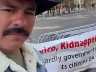 Desde Nueva York, mexicano protesta por el secuestro de su padre en Chiapas