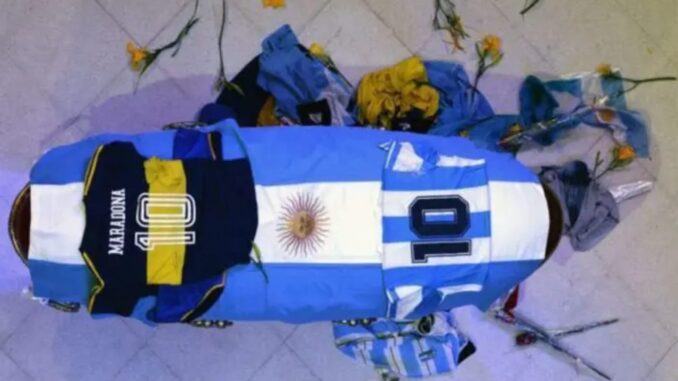 Nuevo informe forense pone en duda responsabilidad médica en muerte de Maradona
