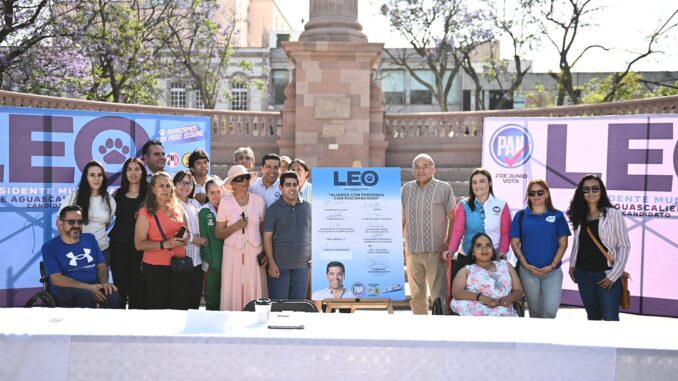 Firma Leo Montañez Alianza con personas que tienen Discapacidad